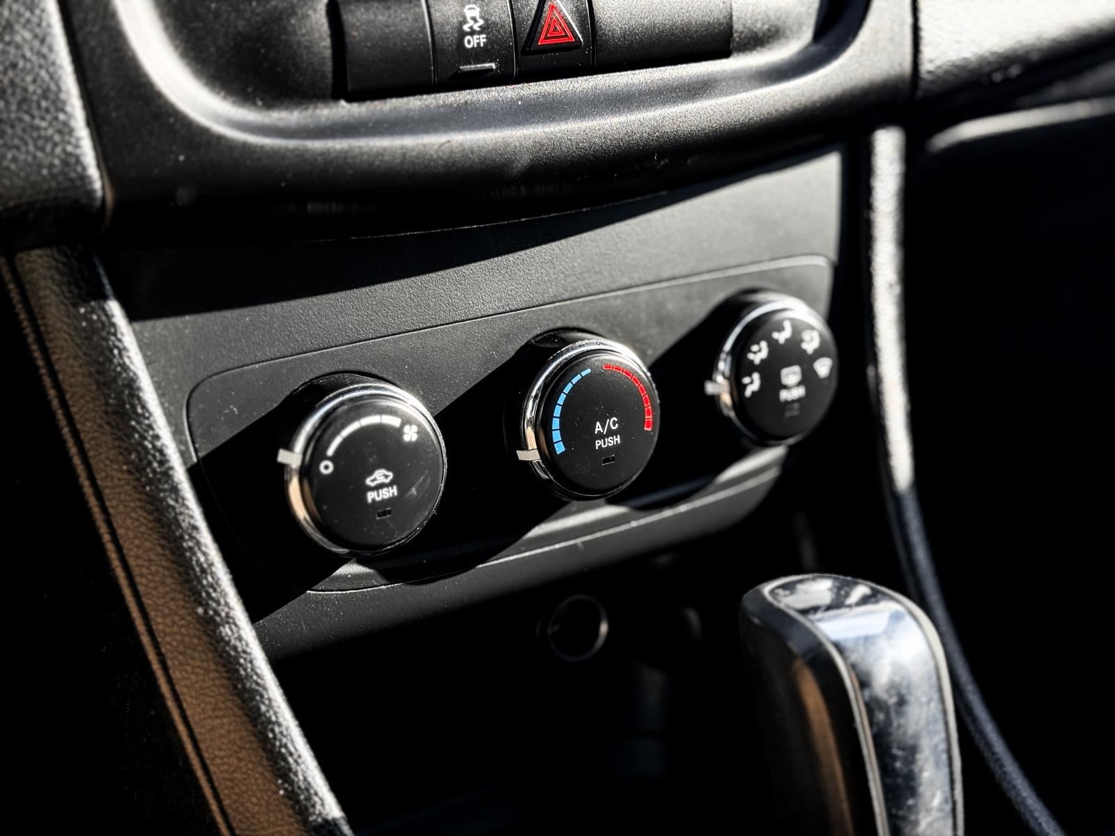 2012 Dodge Avenger SE V6