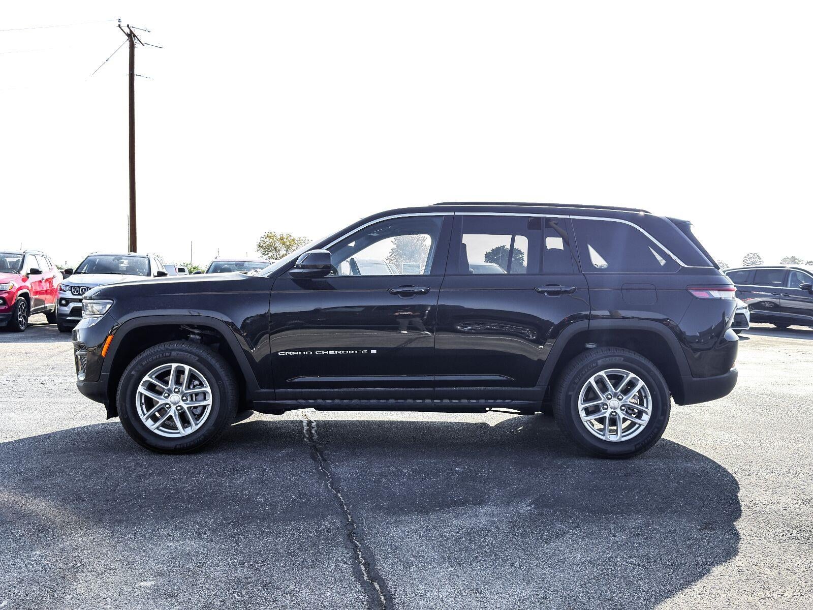 2025 Jeep Grand Cherokee Laredo - Photo 13