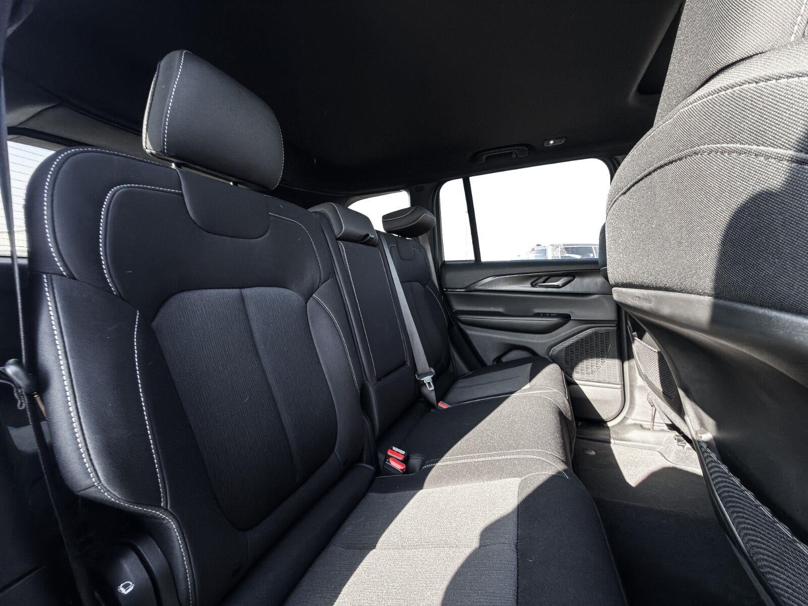 2025 Jeep Grand Cherokee Laredo - Photo 21