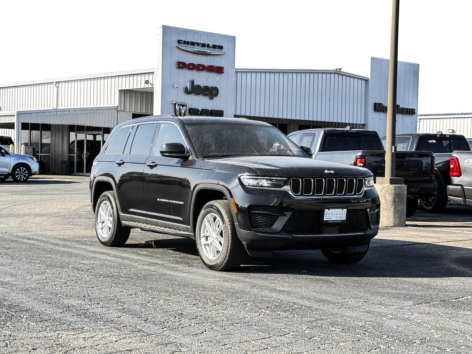 2025 Jeep Grand Cherokee Laredo - Photo 6