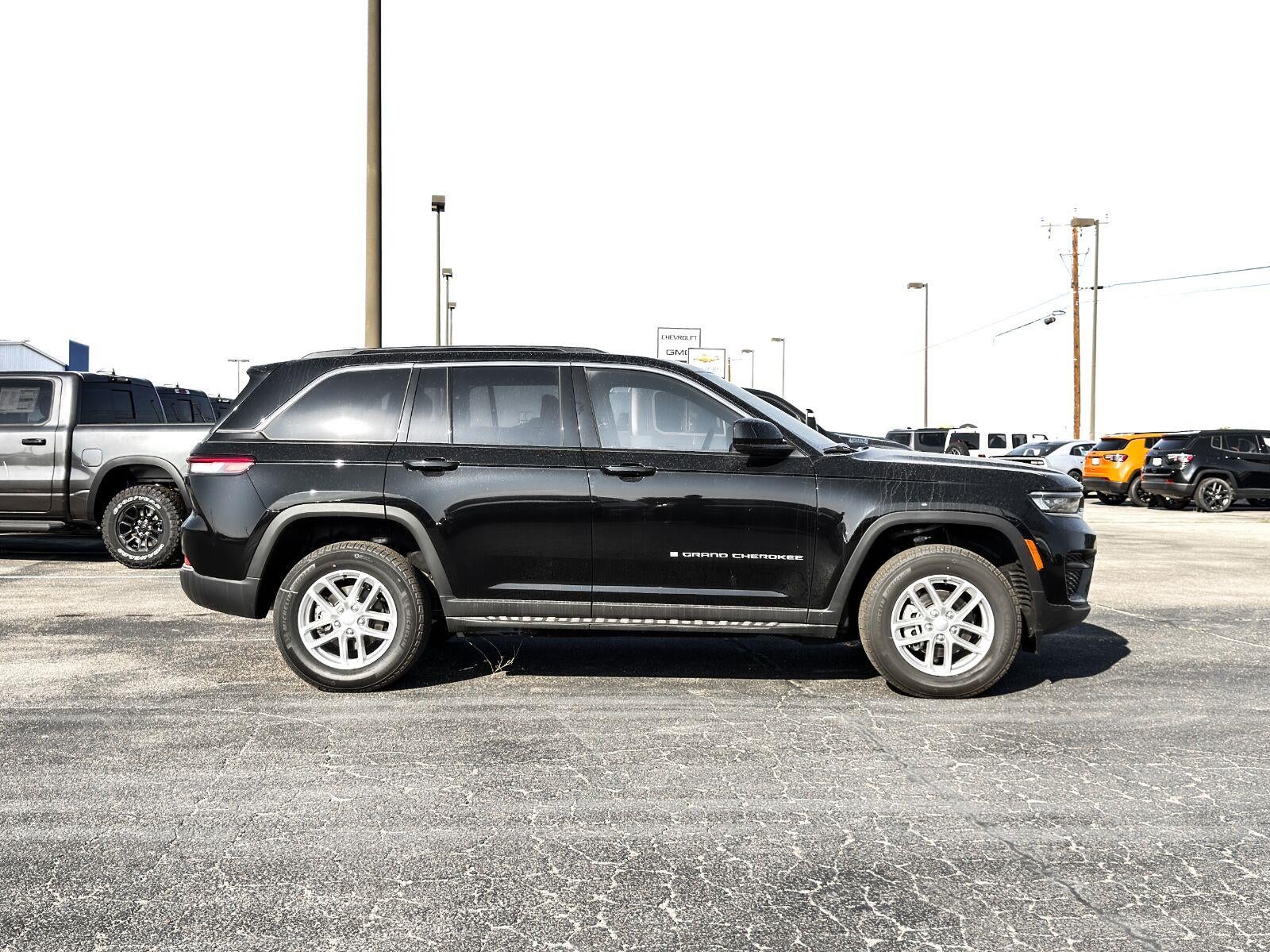 2025 Jeep Grand Cherokee Laredo - Photo 8