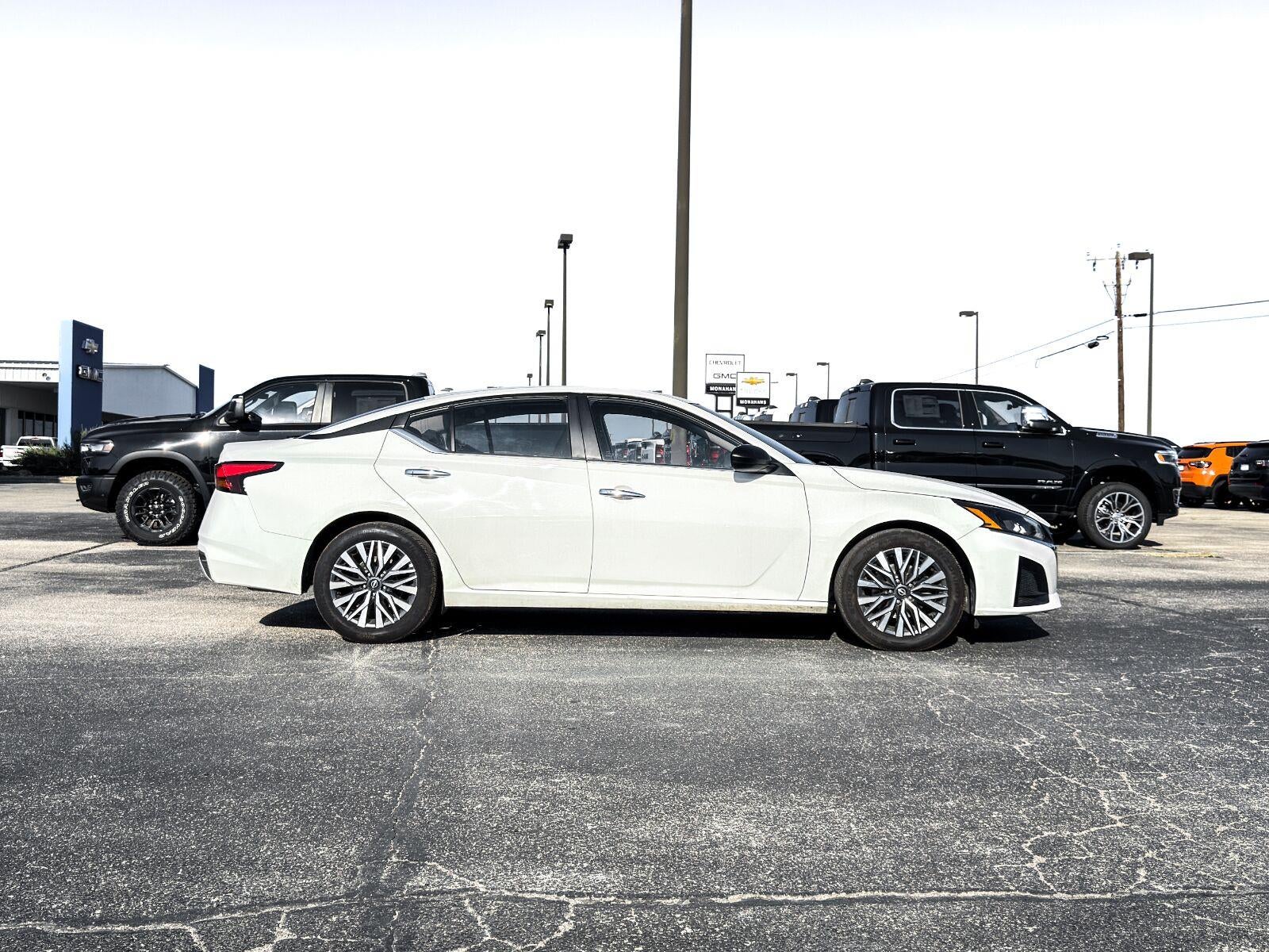 2025 Nissan Altima SV