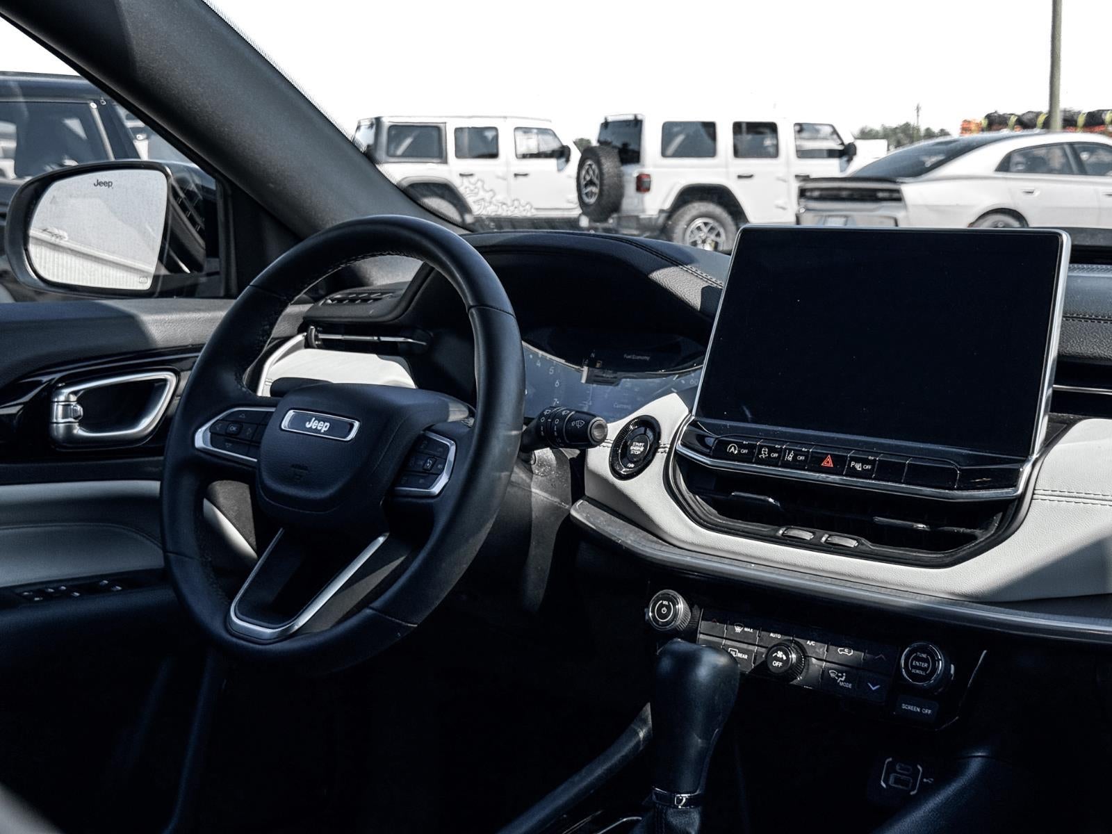 2025 Jeep Compass Limited - Photo 17
