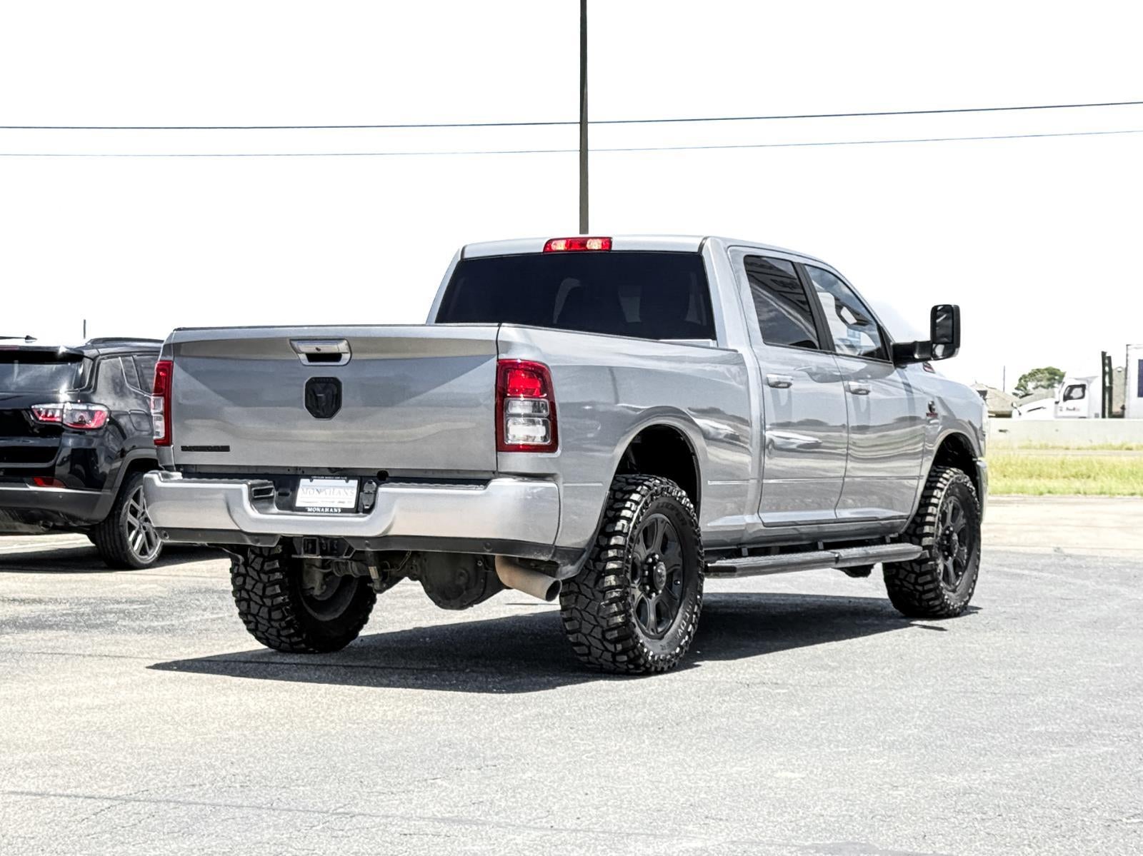 2022 RAM 3500 Big Horn Crew Cab 4x2 6'4" Box