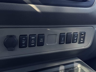2018 Nissan NV Passenger NV3500 HD SL V8