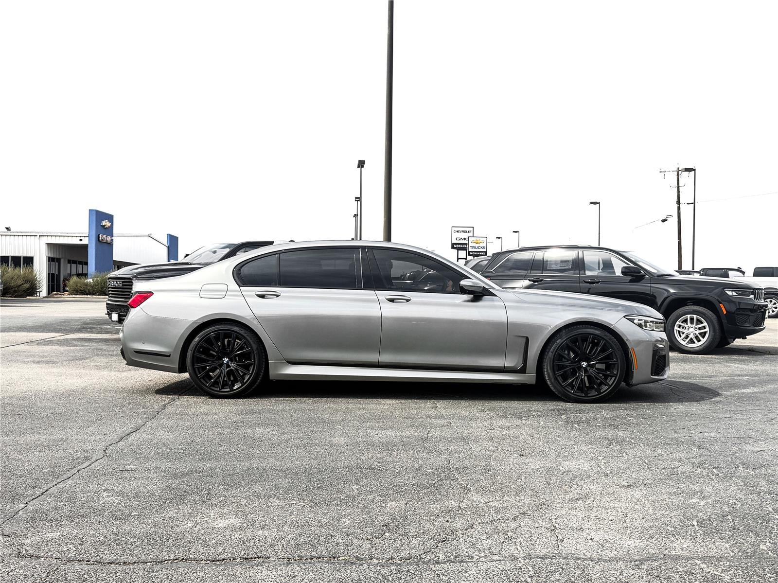 2021 BMW 750i xDrive